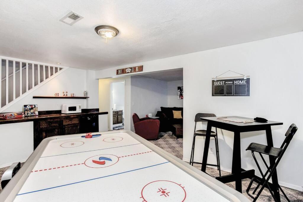 Wow! Spacious Retreat & Amazing Yard 2400+4Bd/3Bth Wichita Extérieur photo
